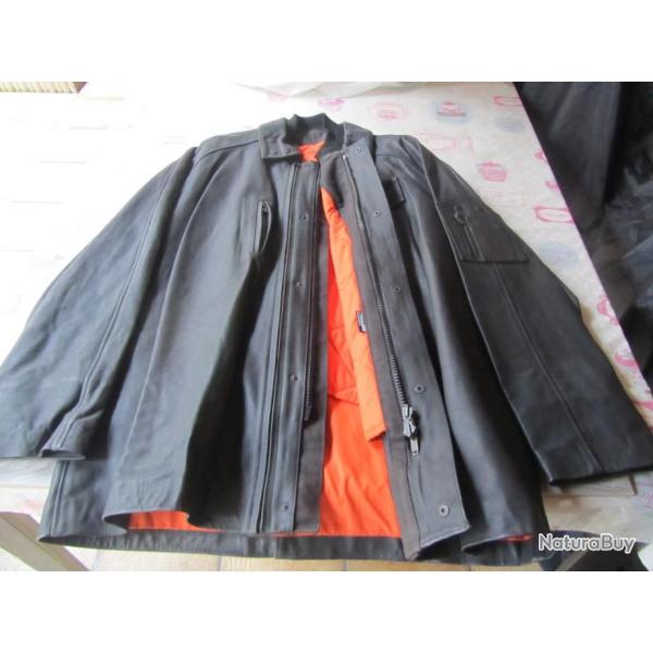 VESTE 3/4 CUIR DE MOTARD DE LA POLICE ITALIENNE AVEC DOUBLURE TAILLE 100L - D14X