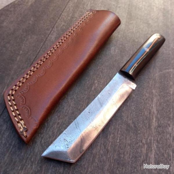 Joli Couteau TANTO DAMAS avec tui en cuir