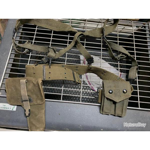 Etui porte pistolet avec ensemble ceinturon et brelages