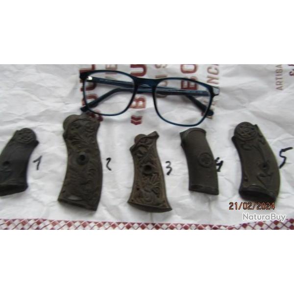 plaquette revolver � l'unit� �bonite ancienne grav�es non perc�e  plaquette