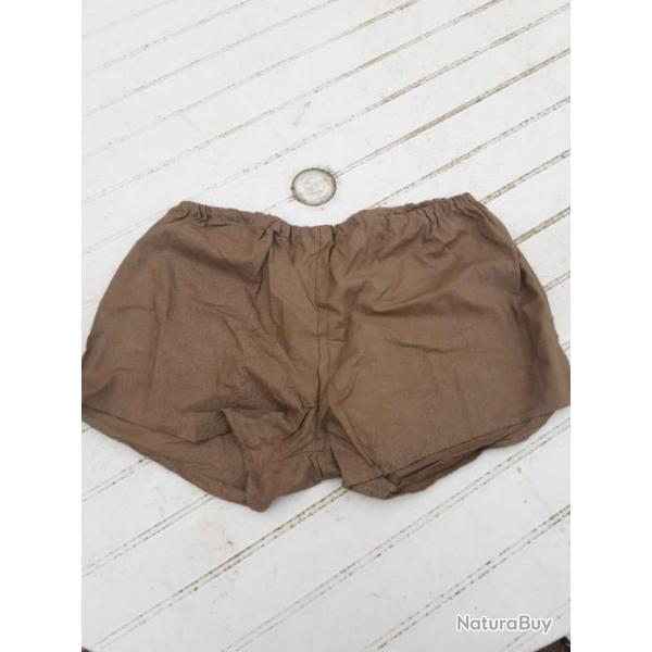 SHORT LEGER BEIGE FONC�