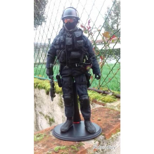 Figurine 1/6 customis�e  Force d'Intervention Police USA