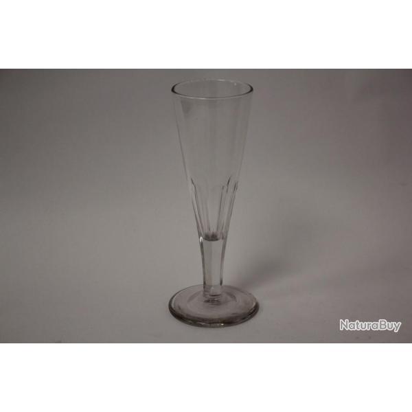 Fl�te � champagne cristal taill� XIXe si�cle