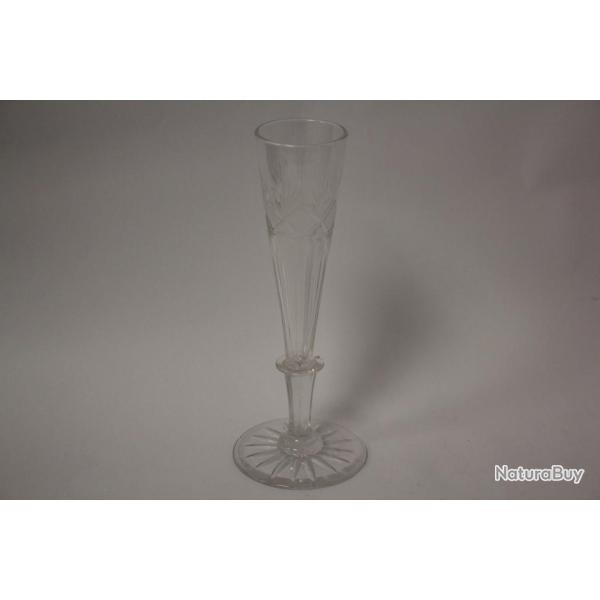 Fl�te � champagne cristal taill� XIXe si�cle