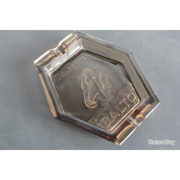Cendrier publicitaire verre cigarettes BALTO