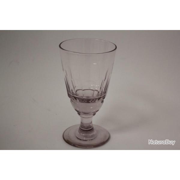 Ancien verre � absinthe