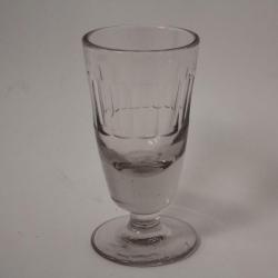 Ancien verre à absinthe