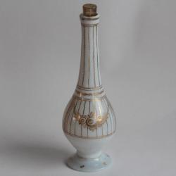 Flacon &agrave; parfum opaline &eacute;maill&eacute;e or Charles X