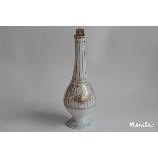 Flacon � parfum opaline �maill�e or Charles X