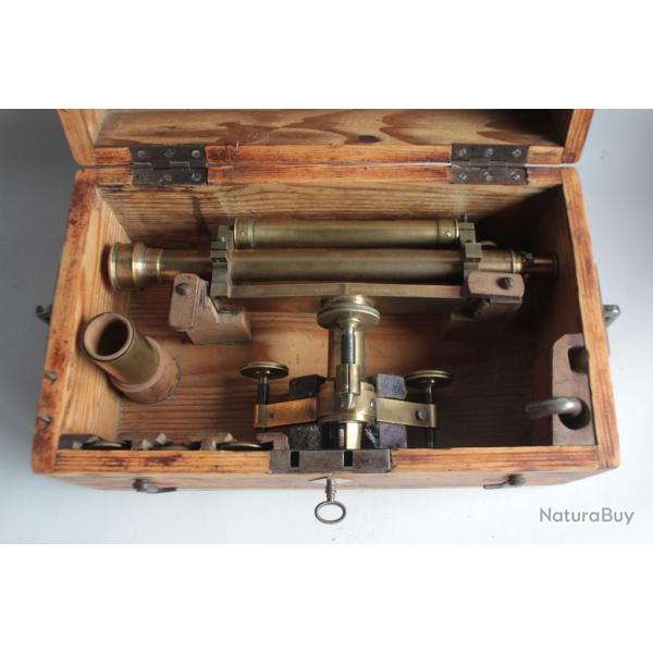 Ancien th�odolite d'arpenteur niveau lunette Kern & Cie Aarau Suisse