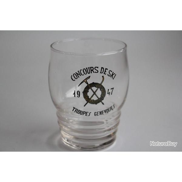 Ancien verre �maill� Souvenir Concours de Ski 1947 Troupes Genevoises