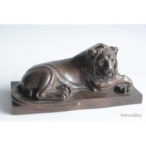 Bronze Lion couch� XVIIIe si�cle