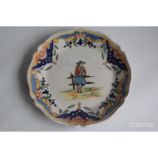 Ancienne assiette fa�ence Malicorne Breton