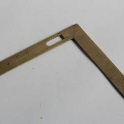 Demi-pied de Roy laiton Girardin - Henry XVIIIe siècle