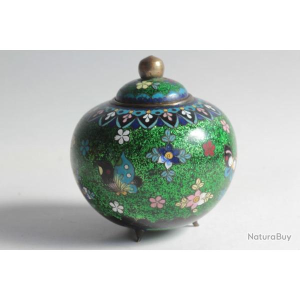 Petit pot couvert tripode �maux cloisonn�s Chine