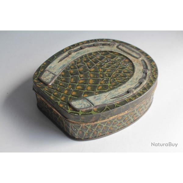 Bo�te � biscuits t�le lithographi�e fer � cheval Peek Frean & Co