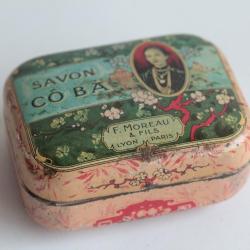 Boîte Savon tôle lithographié Parfumerie F.Moreau & fils CO BA fleurs