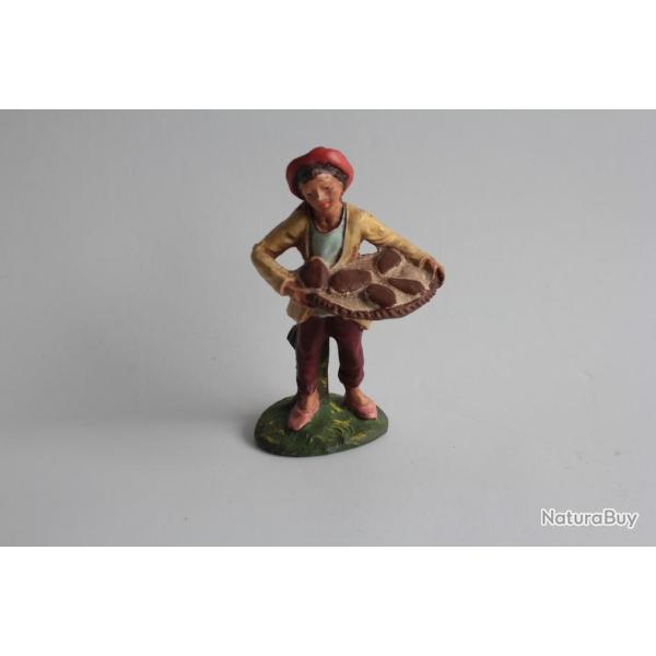Figurine vintage Composition gar�on portant un panier Italie