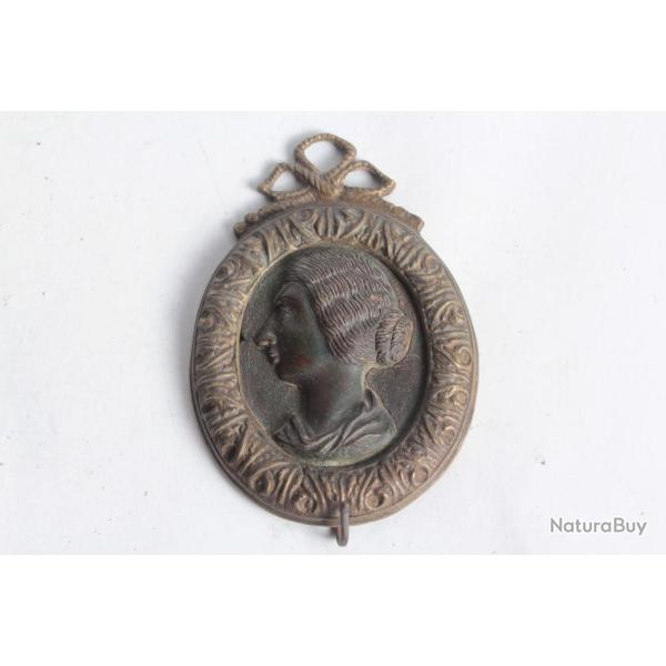 M�daillon Porte montre de gousset