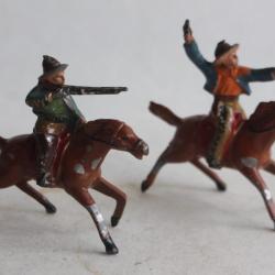 Anciens Soldats de plomb Cowboys à cheval.