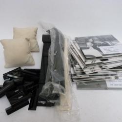 Pr&eacute;sentoirs et objets de vitrine montres LONGINES horlogerie