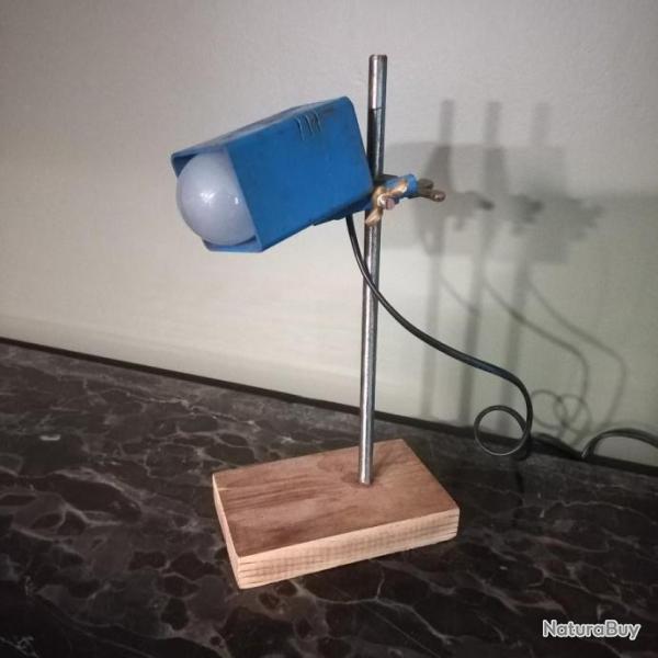 ancienne petite lampe  d'atelier   poser