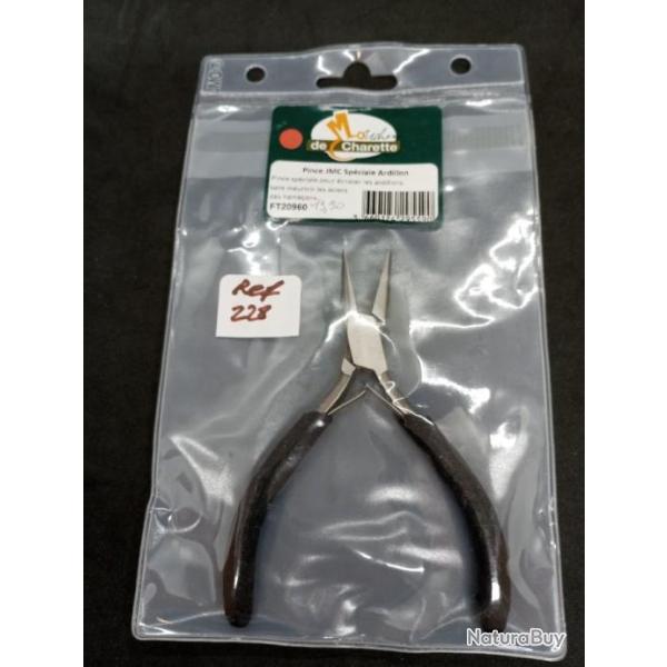 Pince sp�ciale ardillon JMC neuve