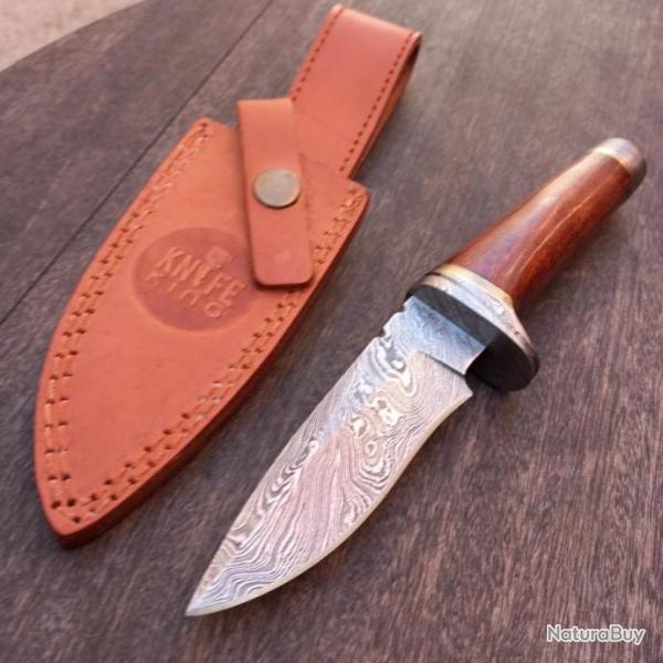 Joli Couteau de Chasse DAMAS Manche en Bois avec �tui en cuir