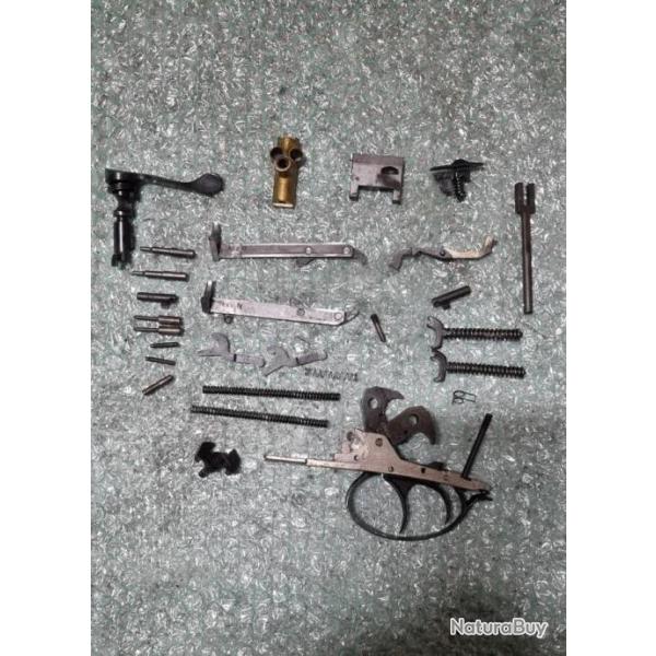 Lot de pi�ces  pour fusil luigi franchi (87)