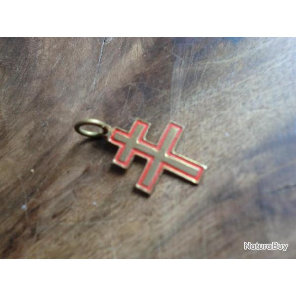 pendentif  croix de lorraine