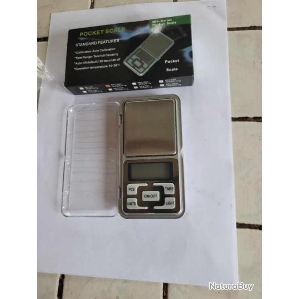 BALANCE ELECTRONIQUE au 1/100 DE GRAMME POUR LA POUDRE L'OR ETC