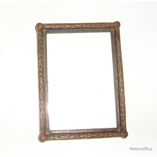 ANCIEN TR�S BEAU PETIT CADRE EN LAITON