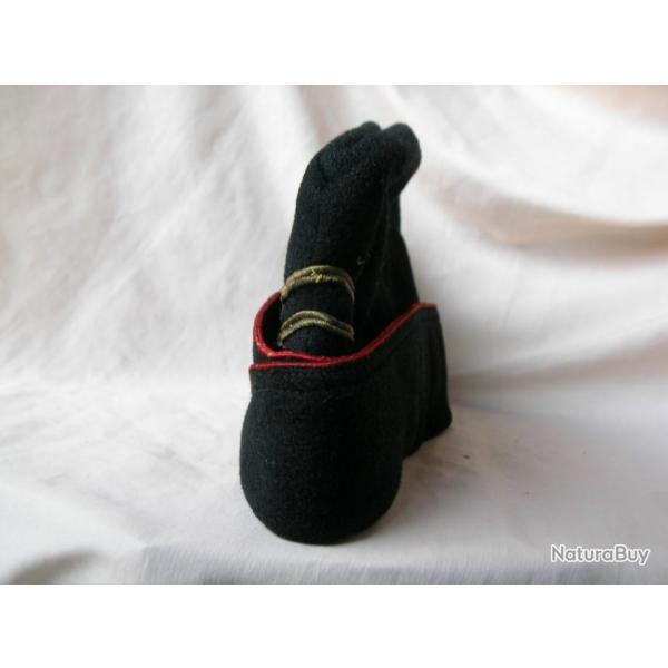 WW2/POSTWAR FRANCE CALOT FRANCAIS BANDEAU NOIR PASSEPOIL ROUGE GRADE