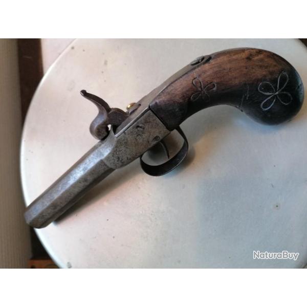 PISTOLET DE COFFRE OU DE VOYAGE  Canon hexagonal