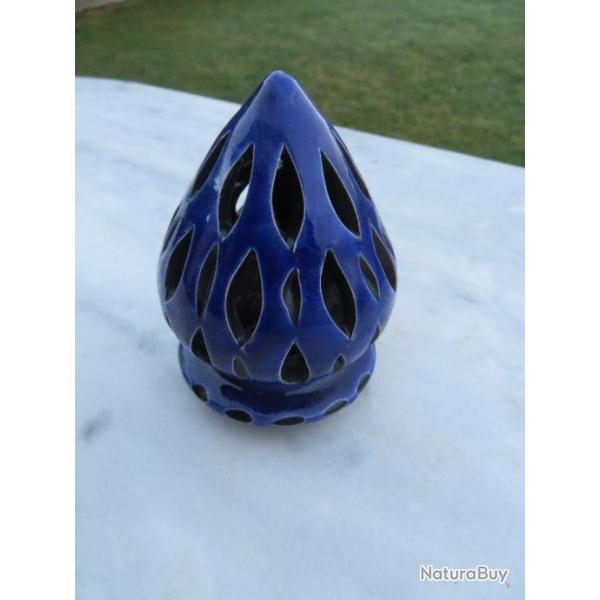 D�co - Bougeoir Oriental en forme de d�me en terre cuite �maill� peinte bleu (XX�)