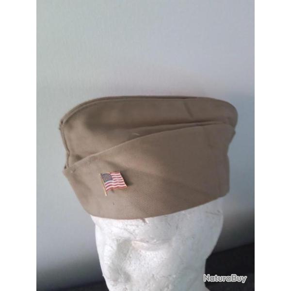 CALOT BEIGE AVEC INSIGNE DU DRAPEAU U.S.