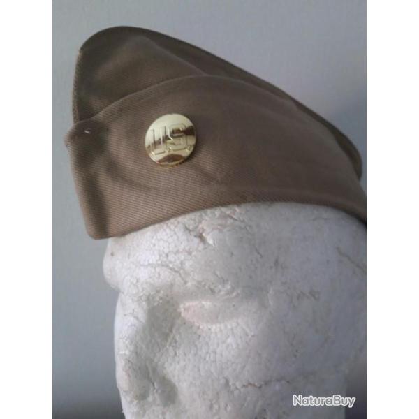 CALOT BEIGE AVEC INSIGNE U.S. HOMME DE TROUPE
