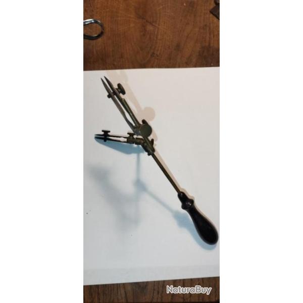 Pinces de maintient � main . Outil ancien