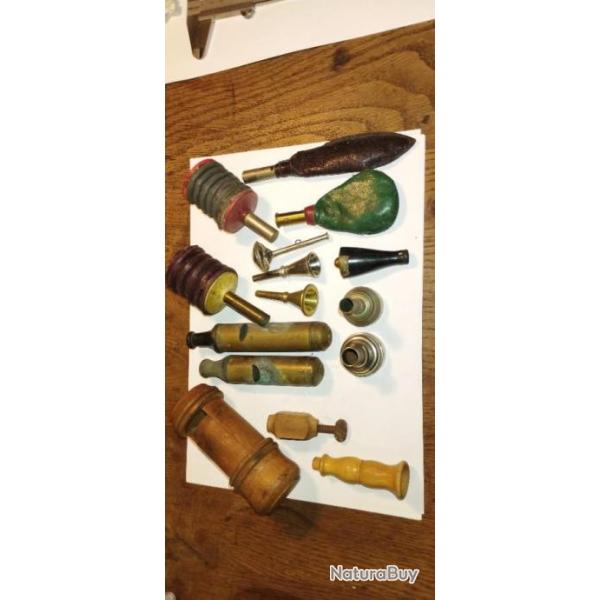 Collection de 16 appeaux oiseaux