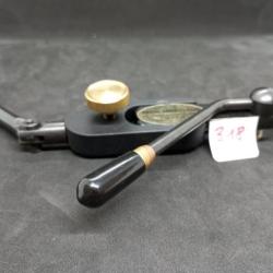 Etau Regal Vise medaillon Travel Noir