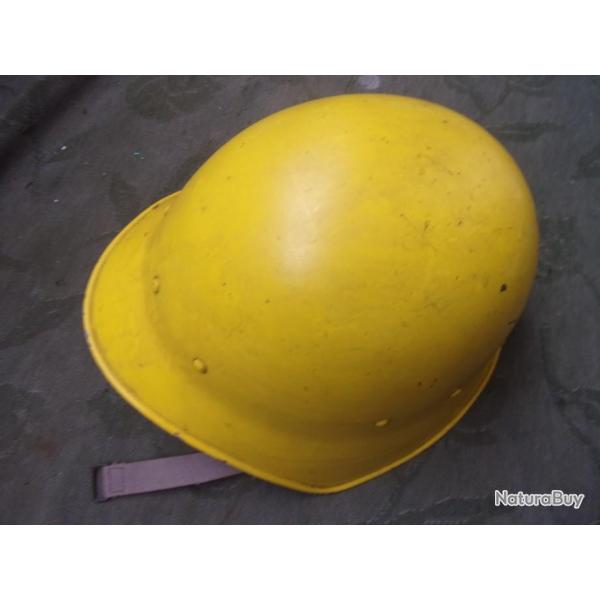 casque  de la protection civile suisse