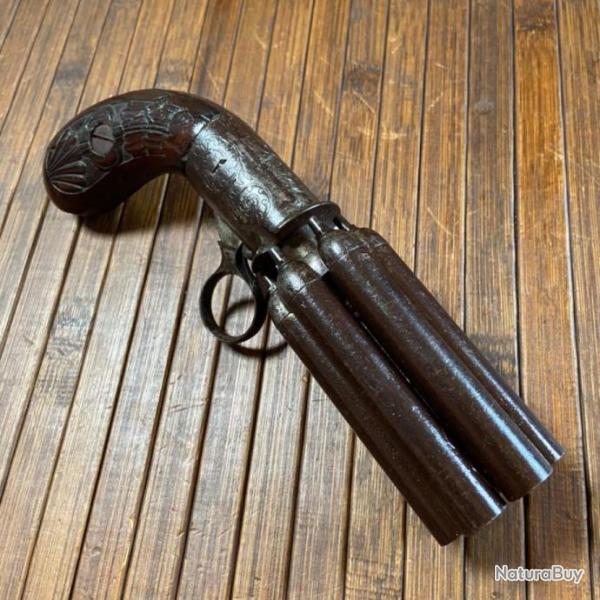 TR�S BELLE POIVRI�RE  GRAV�E � 6 CANONS ROTATIF CROSSE SCULPT�