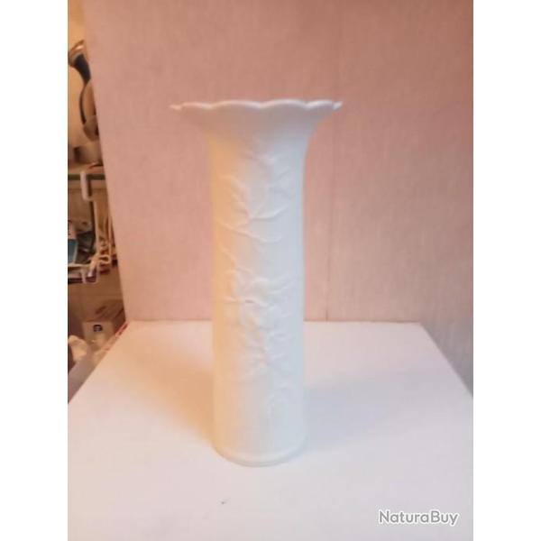 vase ancien en porcelaine sign� Kaiser hauteur 24 cm
