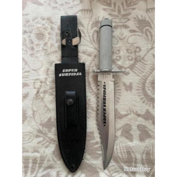 Couteau de survie �tat neuf avec son kit de survie