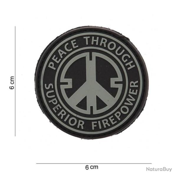 Patch 3D PVC Peace through superior fire power avec velcro | 101 Inc (0001 0831)