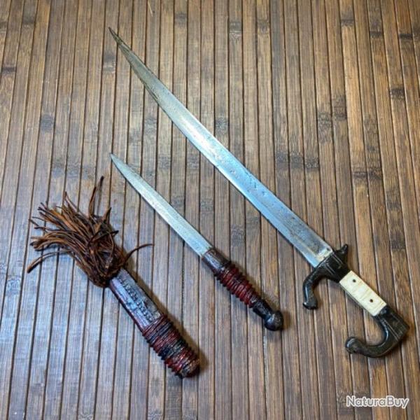 DUO POIGNARDS ET PETIT GLAIVE  D'AFRIQUE DU NORD