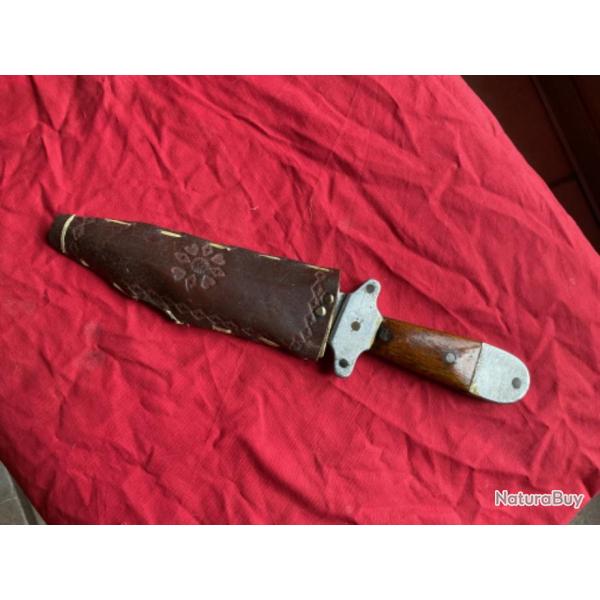 Poignard d'origine inconnue, pas de prix de r�serve