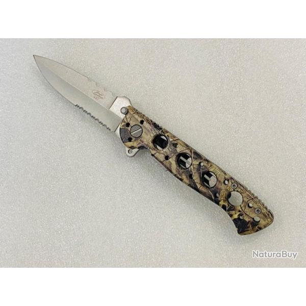 Couteau de Poche manche camouflage � trous