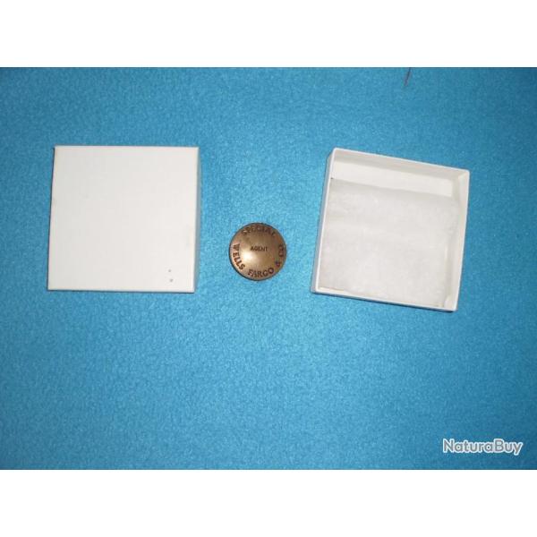 Badge Wells Fargo & CO.  de chez L.A.STAMP & STATY.CO. Trs trs rare !