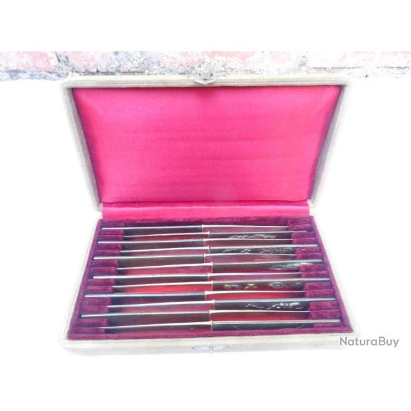 J 107 ) lot boite de 12  vrais kosukas , d�cor�s d'un seul cot� ,lames en argent poin�onn�es